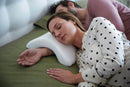 Arm Pillow    ofrece un soporte adaptable que mantiene su frescura toda la noche.